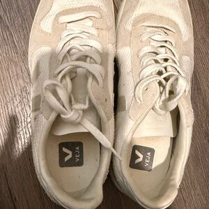 Veja Cream Lace-Up Sneakers